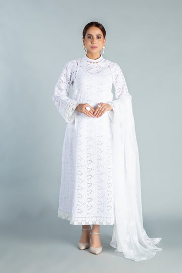 1106 White Bareeze Winter Karandi 2021